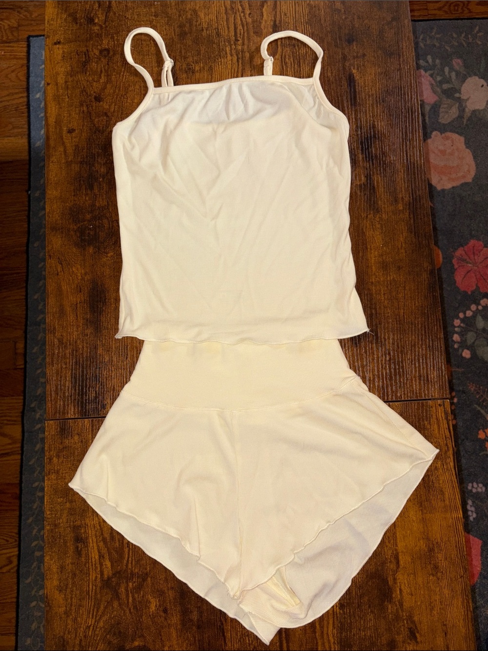 OQQ Women’s Light Yellow Ribbed Cami & Short Sleep Lounge Set New Small